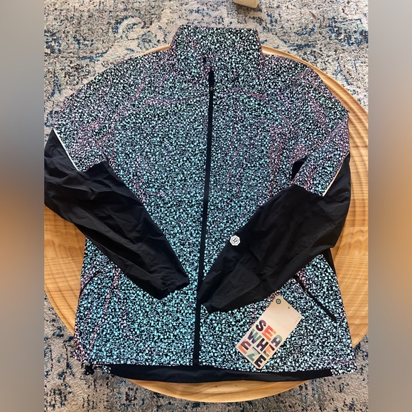 NWT- Lululemon Seawheeze Reflective Active Jacket- Size L